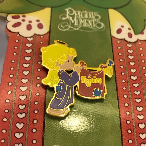 Vintage Precious Moments Pin Rejoice O Earth Angel with Trumpet 1995 - Picture 5 of 11